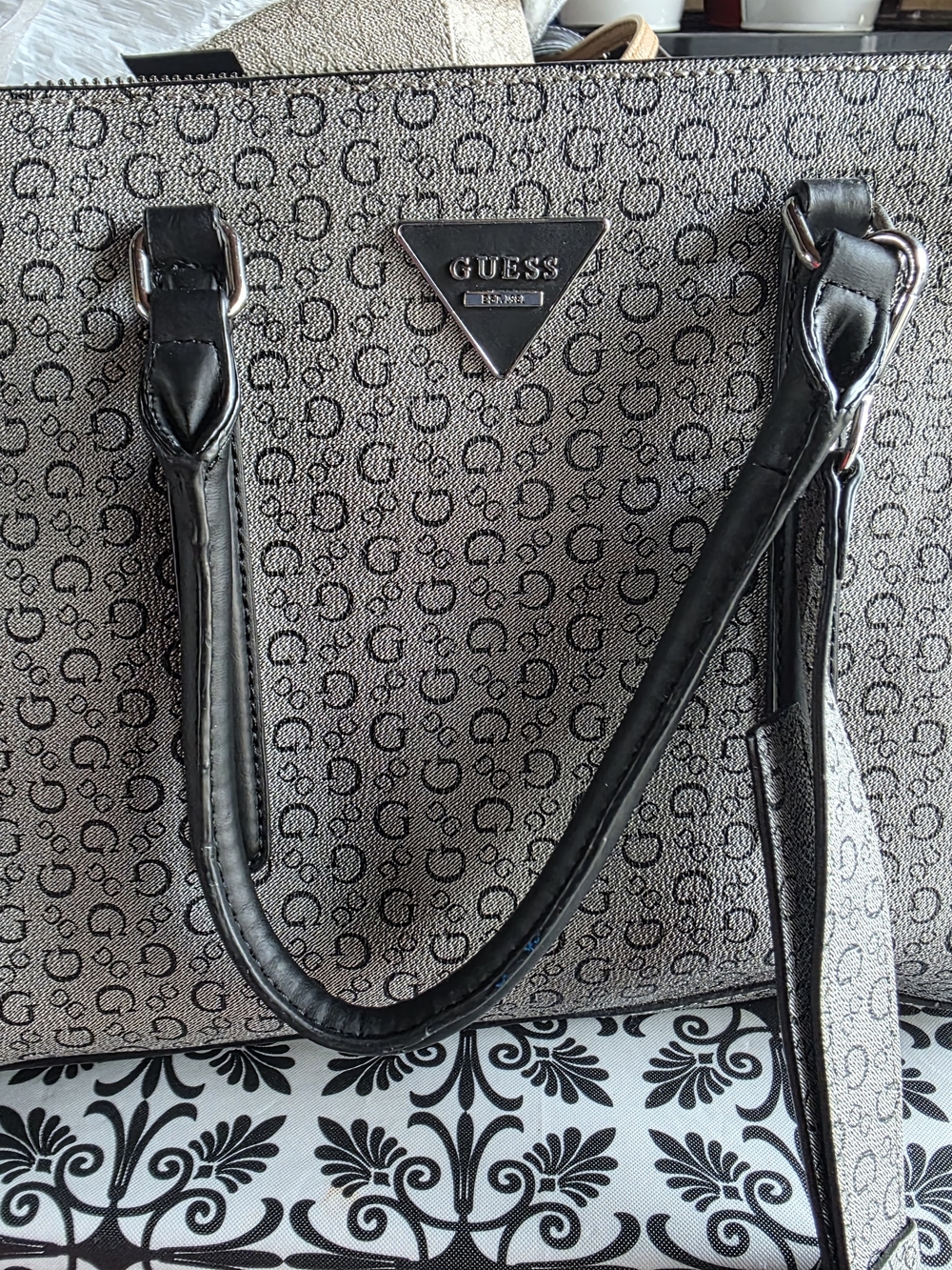 GUESS Signature Logo Tote Bag in Beige and Black